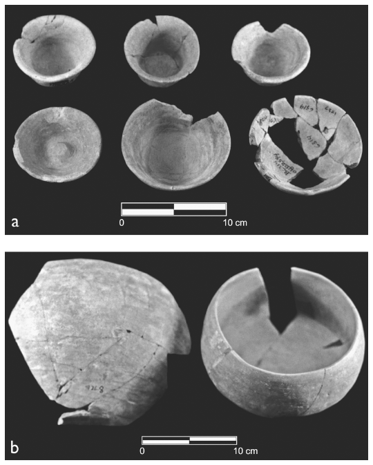 Image: 7.22. Miniature and hemispherical bowls from Tomb 6